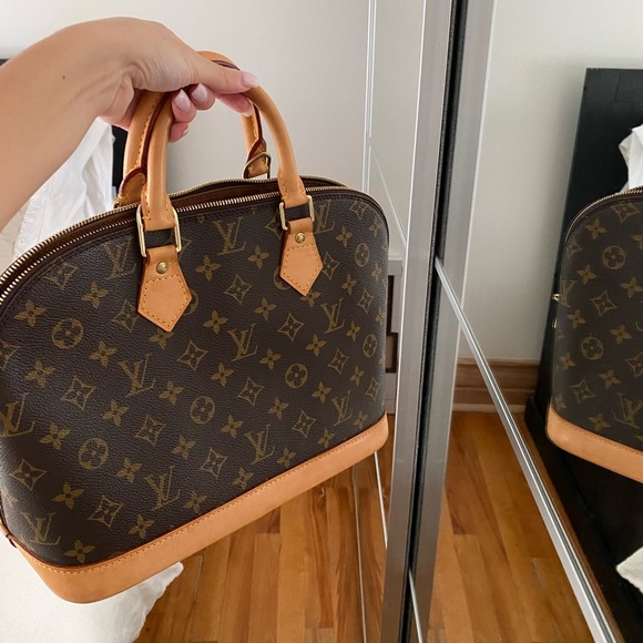 —SOLD— LOUIS VUITTON Alma Pm 😍 - Picture 10 of 11